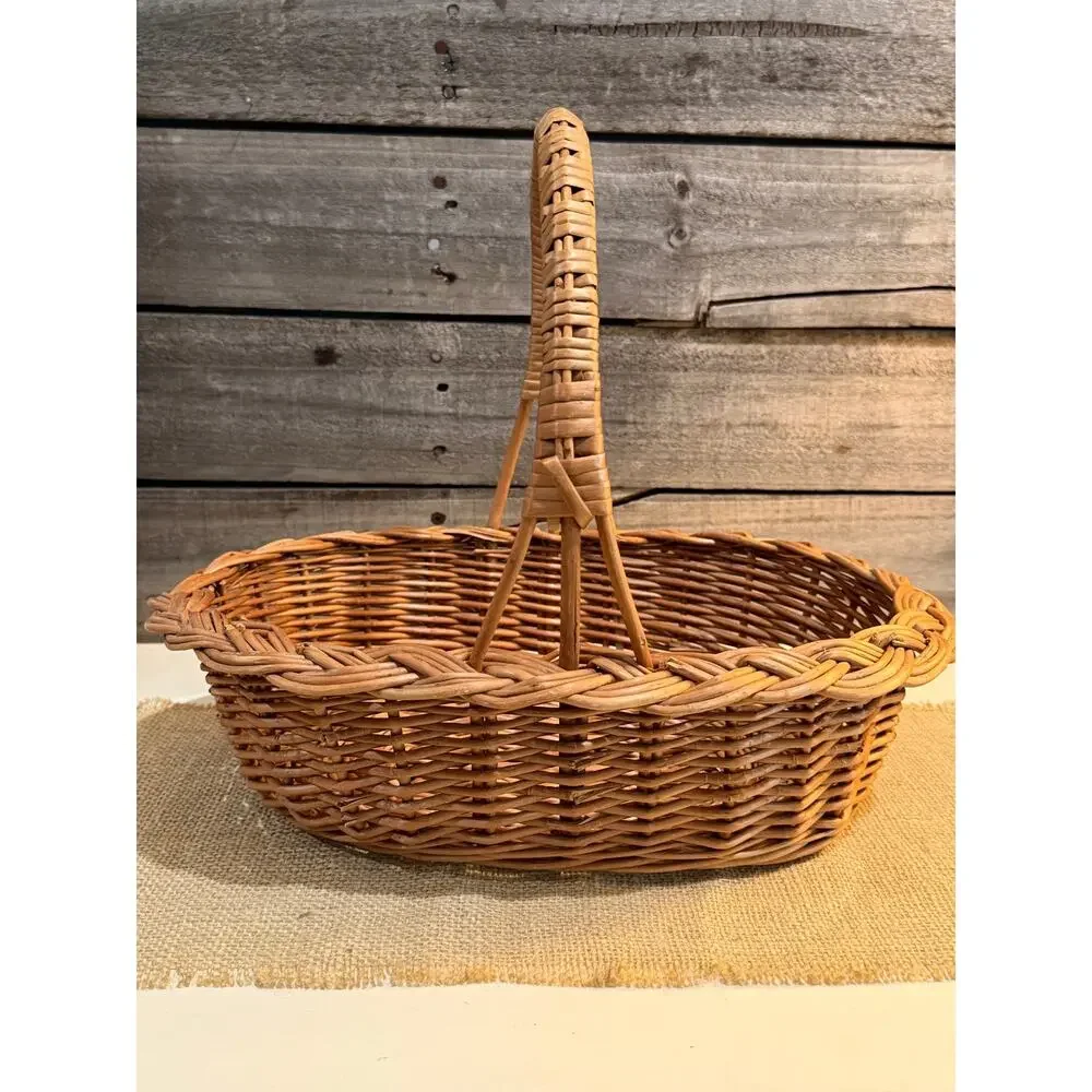 French Vintage-Style Woven Wicker Medium Sized Gathering Basket with Handle